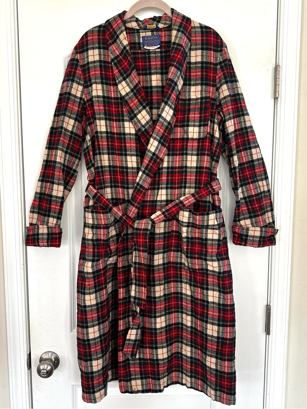 Vintage Pendleton Virgin Wool Mens Robe Tartan Plaid 60s Belt Medium Made in USA
